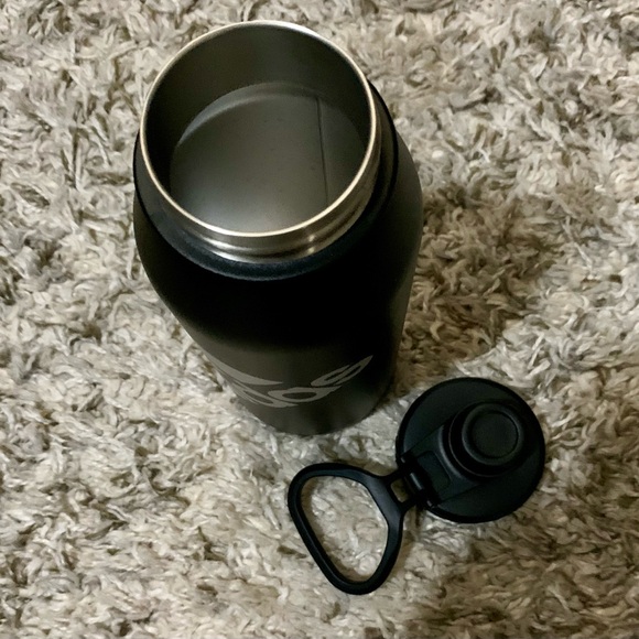 Adidas stainless steel - 1 L - like new!! - Picture 2 of 10